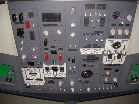 Painel Overhead do Simulador 737-NG.