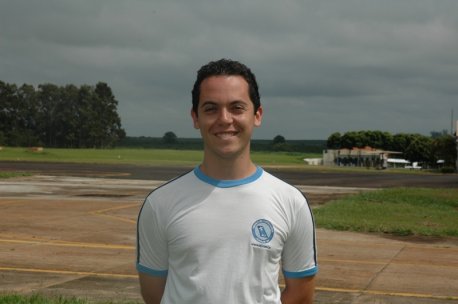 Nome:Carlos Eduardo Lordello.<br> Naturalidade:São Paulo/SP. <br>Habilitações: PC/IFR/MLTE/INVA. 