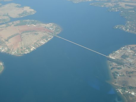 Rio Grande divide o Estado de São Paulo e o de Minas Gerais.