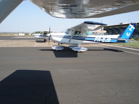 Aeronaves da EJ no pátio em Araxá.