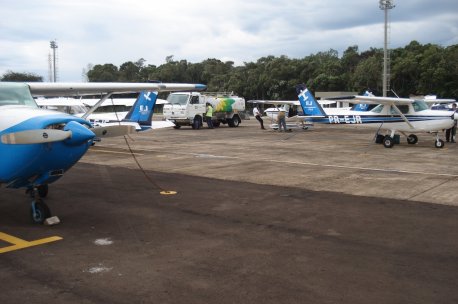 Aeronaves utilizadas na Navegação fazendo o abastecimento em Maringá.