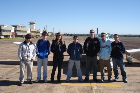 Eduardo, Victor, Flávia, Ivo, André, Ronald e Ibiá.