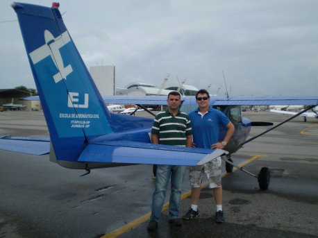 Os aeronavegantes - O aluno André e o instrutor Abdalla.