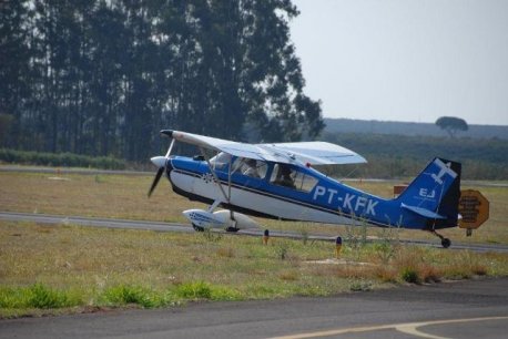 Citabria, aeronave utilizada no treinamento inicial.