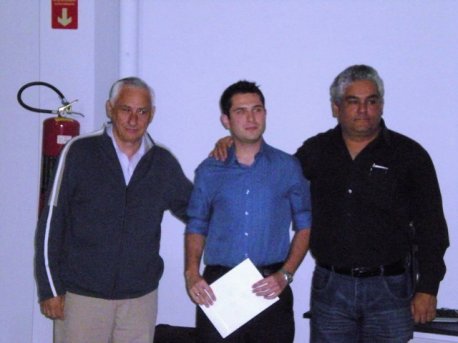 Cmte. José Fernandes, instrutor e aluno Cláudio Lazari Cacini e o Cmte. Luis Almeida.