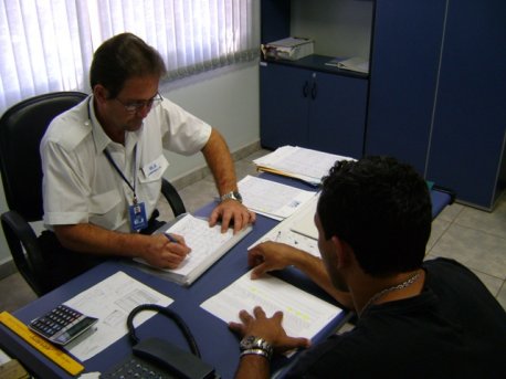 O primeiro passo é fazer o agendamento do seu vôo com o Coordenador de vôo Gula.