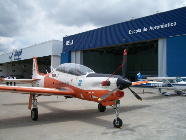 Tucano da Força Aérea Brasileira em visita a EJ