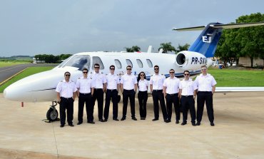 Mais dez instrutores de voo contratados pela EJ.
