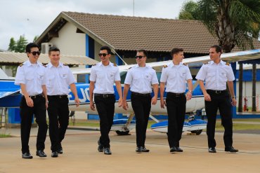 A EJ contrata mais 6 instrutores de voo para a unidade de Itápolis